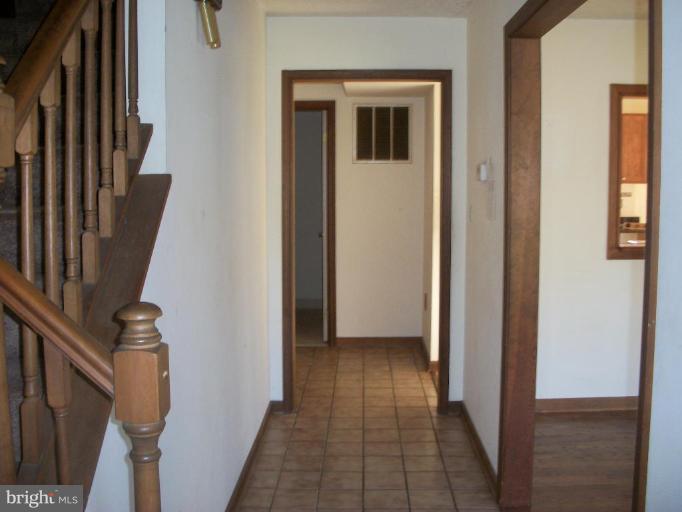 1943 Fairfax Road Annapolis, MD 21401 - Photo 16 of 27 Hallway