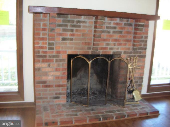 1943 Fairfax Road Annapolis, MD 21401 - Photo 25 of 27 Fireplace