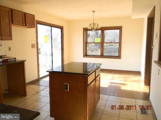 1943 Fairfax Road Annapolis, MD 21401 - Photo 6 of 27 Kitchen