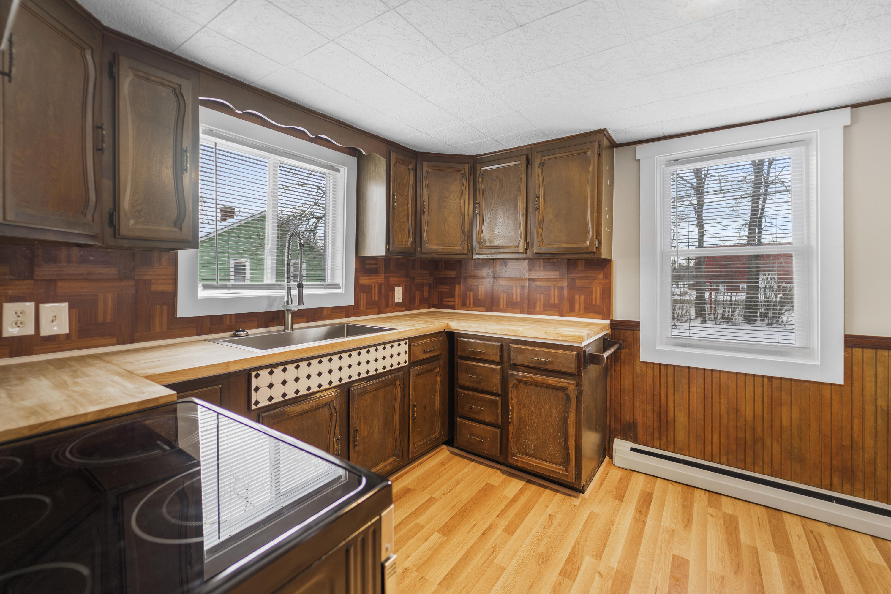 587 Main Road Milford, ME 04461 - Photo 6 of 33 DSC08937