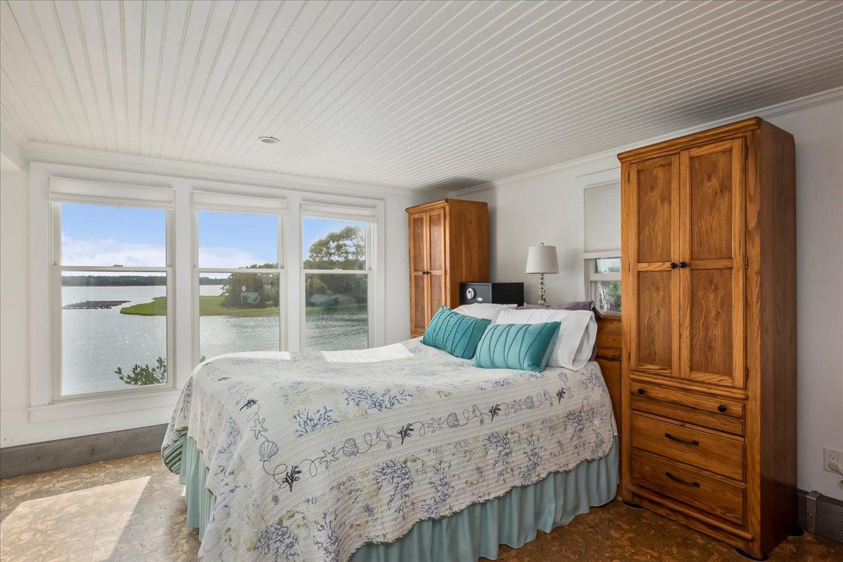 124 Seapit Road East Falmouth, MA 02536 - Photo 17 of 48 15-Main Bedroom