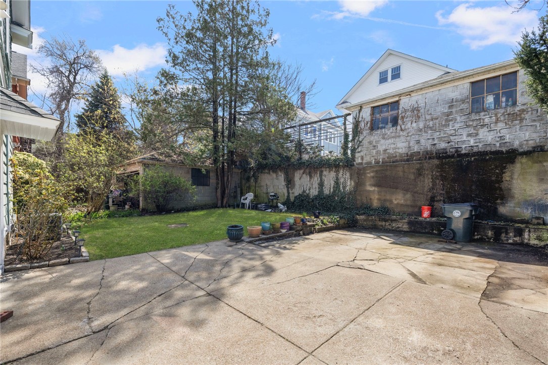 92 Colonial Road Providence, RI 02906 - Photo 46 of 49 Gallery Image 46