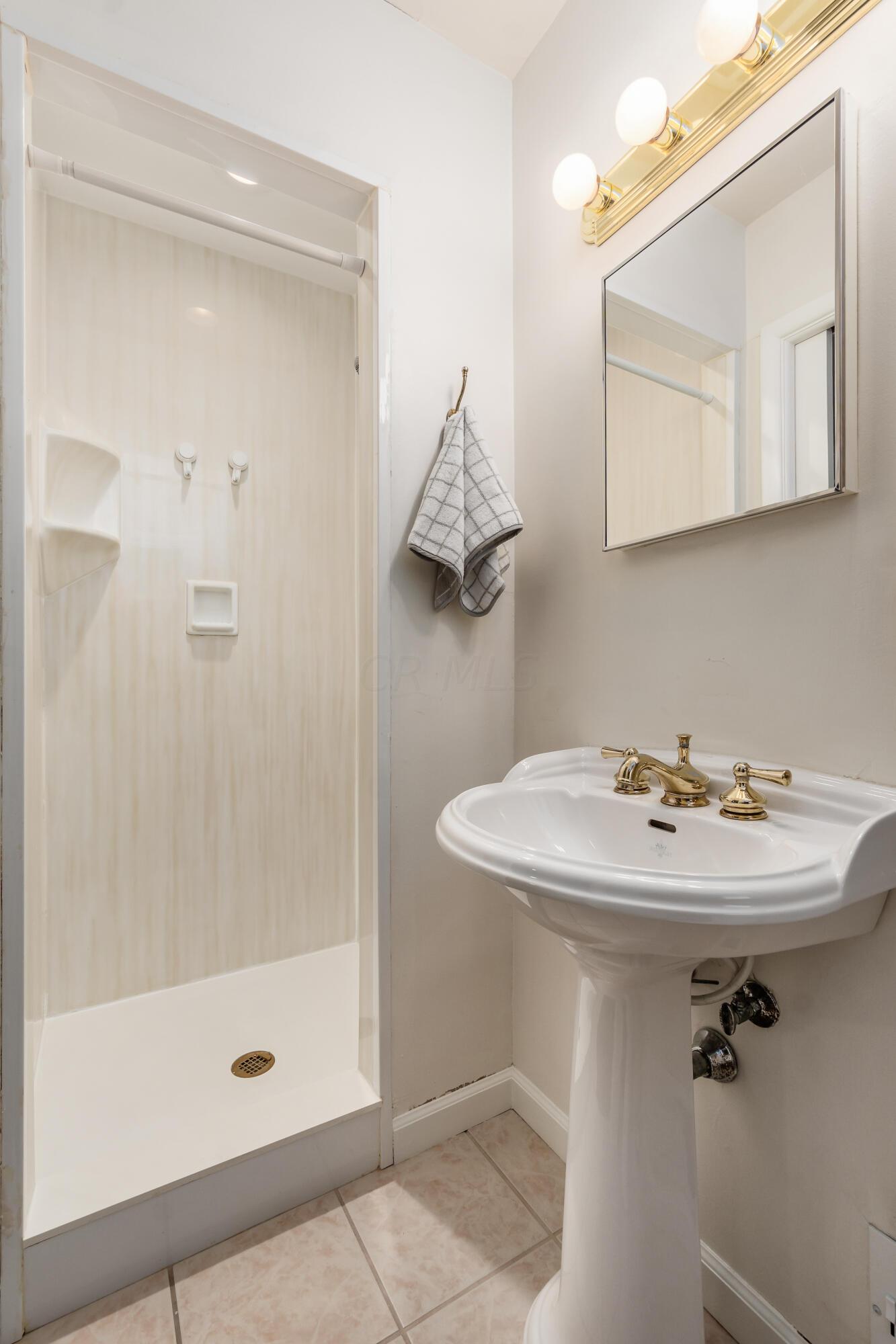 3769 Mountview Road Columbus, OH 43220 - Photo 32 of 51 Bathroom