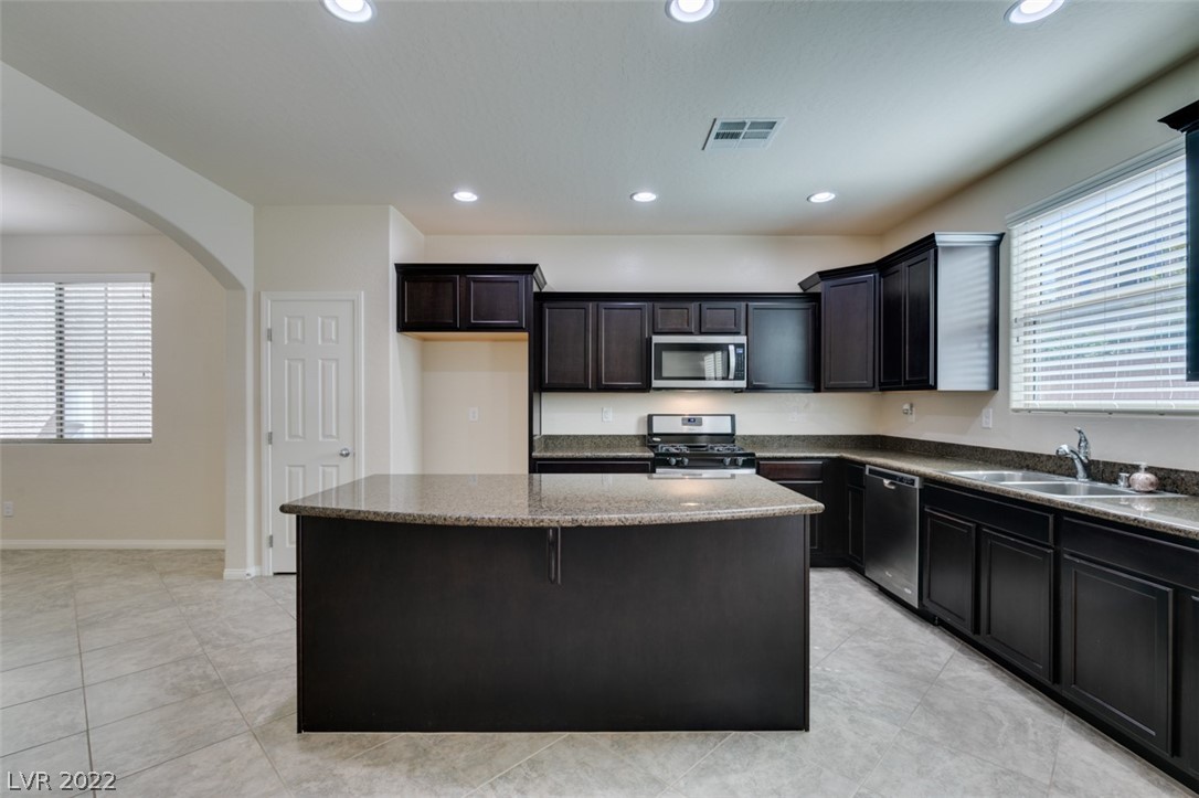 371 Woodland Moss Road Las Vegas, NV 89148 - Photo 2 of 23