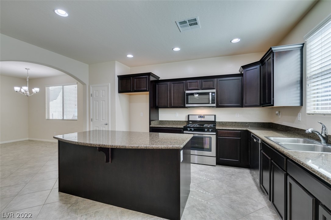 371 Woodland Moss Road Las Vegas, NV 89148 - Photo 6 of 23