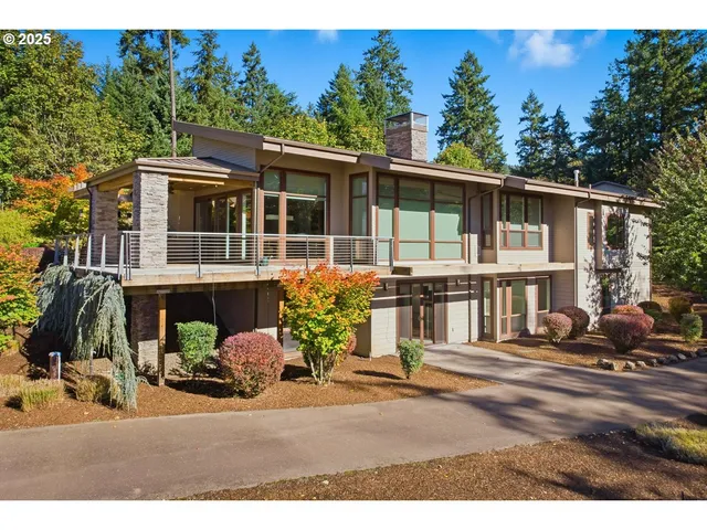 $1,595,000 | 32047 Northeast Corral Creek Road, Newberg, OR 97132