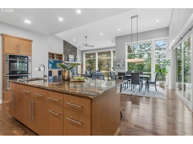 $1,595,000 | 32047 Northeast Corral Creek Road, Newberg, OR 97132