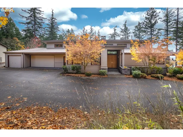 $1,595,000 | 32047 Northeast Corral Creek Road, Newberg, OR 97132