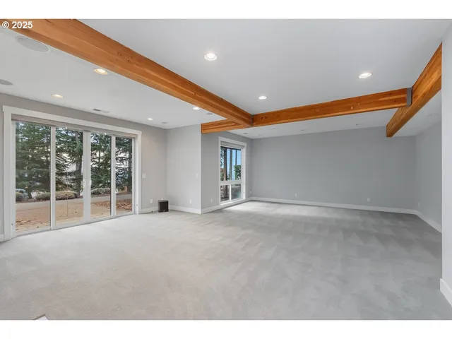 $1,595,000 | 32047 Northeast Corral Creek Road, Newberg, OR 97132