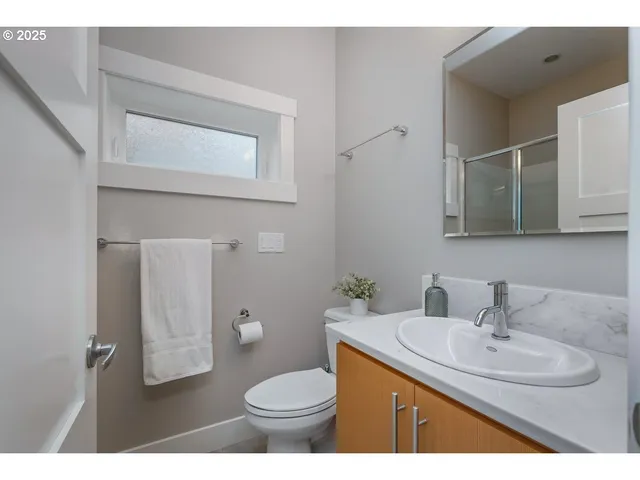 $1,595,000 | 32047 Northeast Corral Creek Road, Newberg, OR 97132