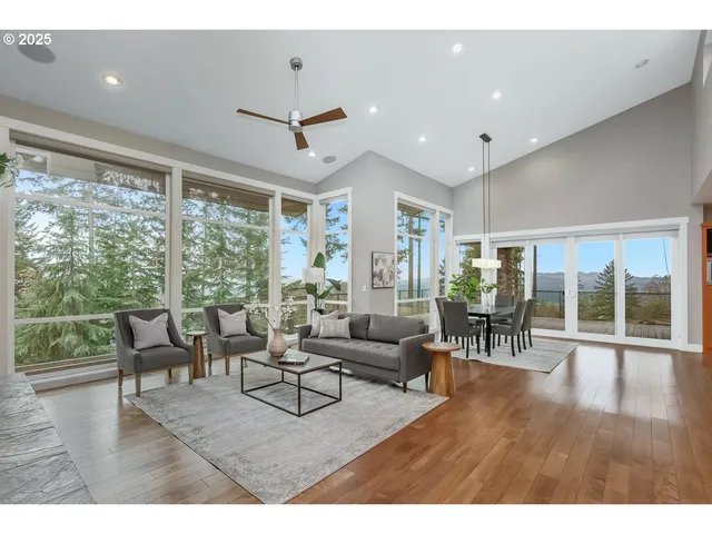 $1,595,000 | 32047 Northeast Corral Creek Road, Newberg, OR 97132