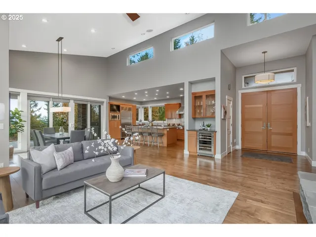 $1,595,000 | 32047 Northeast Corral Creek Road, Newberg, OR 97132