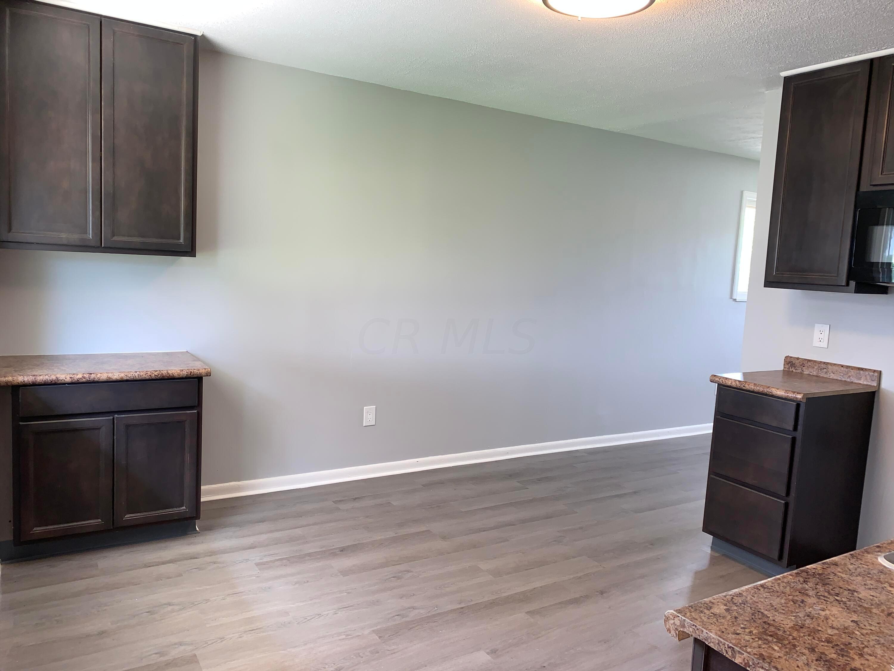 925 Hilock Road Columbus, OH 43207 - Photo 11 of 18 42A531BD-67EA-479B-AABA-ADBED14D93C0