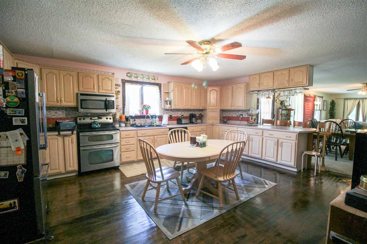 8317 Pettit Road Birch Run, MI 48415 - Photo 10 of 50
