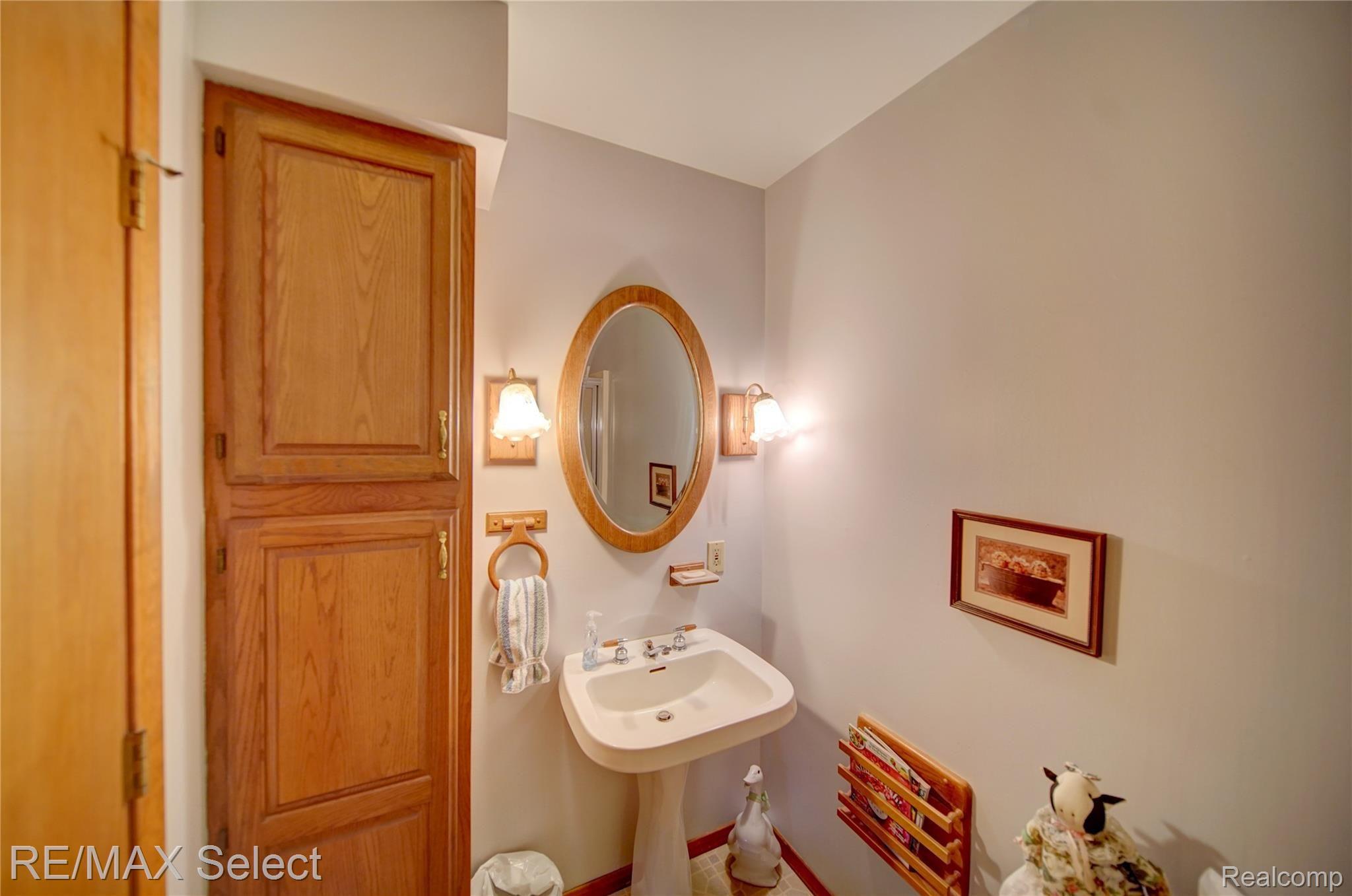 1351 North Seymour Road Flushing, MI 48433 - Photo 18 of 36 1351 N Seymour Road 36.jpg