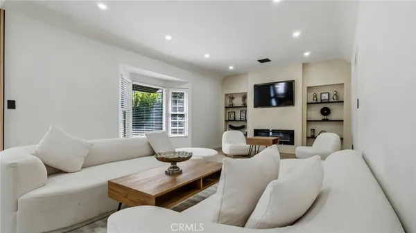 $6,950 | 4177 Fair Avenue, North Hollywood, CA 91602