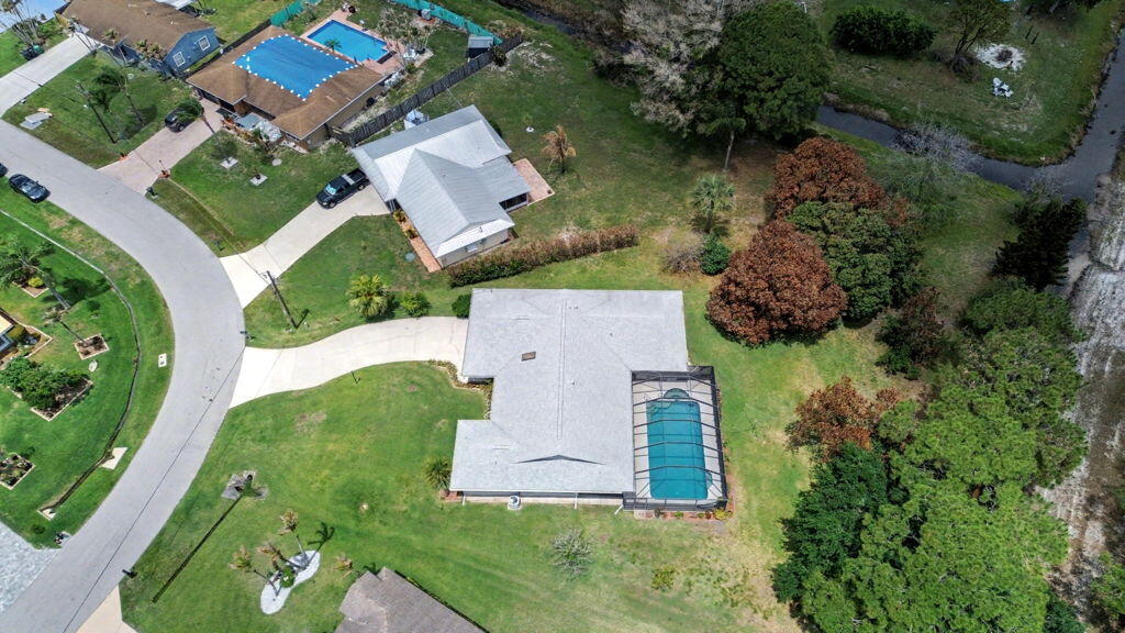 1549 Southeast Pitcher Road Port St. Lucie, FL 34952 - Photo 4 of 28 image
