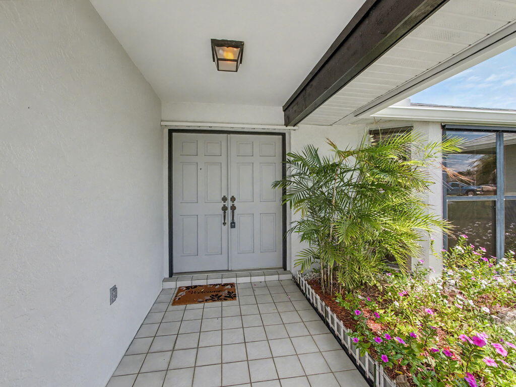 1549 Southeast Pitcher Road Port St. Lucie, FL 34952 - Photo 7 of 28 image