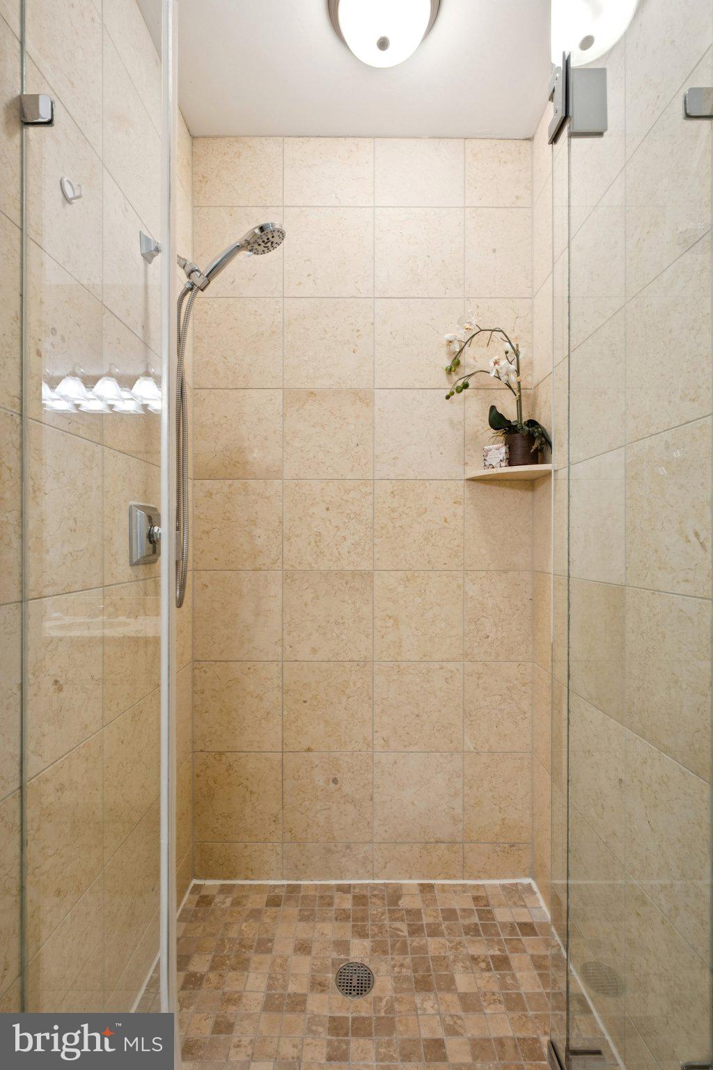 23 South 23rd Street, Unit 7D Philadelphia, PA 19103 - Photo 17 of 34