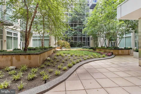 $799,000 | 23 South 23rd Street, Unit 7D, Philadelphia, PA 19103