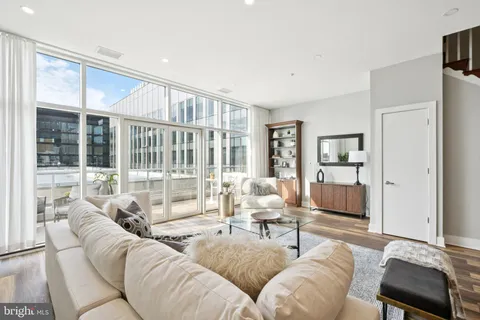 $799,000 | 23 South 23rd Street, Unit 7D, Philadelphia, PA 19103