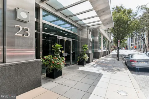 $799,000 | 23 South 23rd Street, Unit 7D, Philadelphia, PA 19103