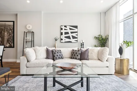 $799,000 | 23 South 23rd Street, Unit 7D, Philadelphia, PA 19103