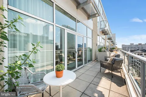 $799,000 | 23 South 23rd Street, Unit 7D, Philadelphia, PA 19103