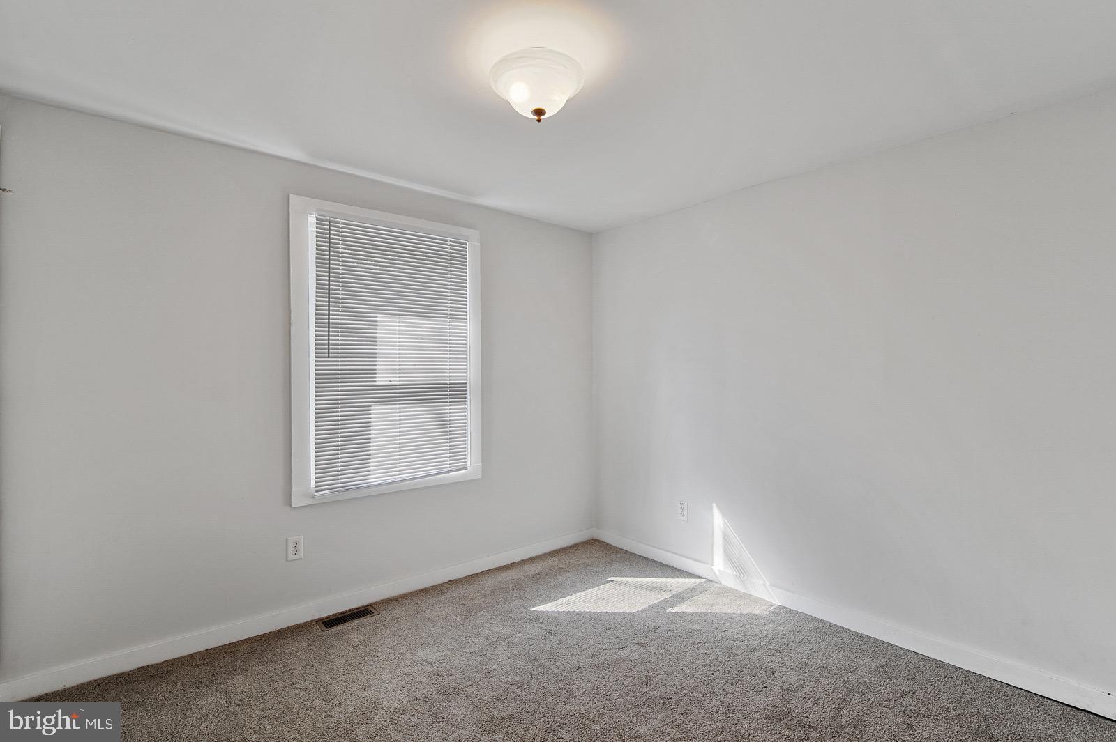 111 Grant Street Harrington, DE 19952 - Photo 8 of 12