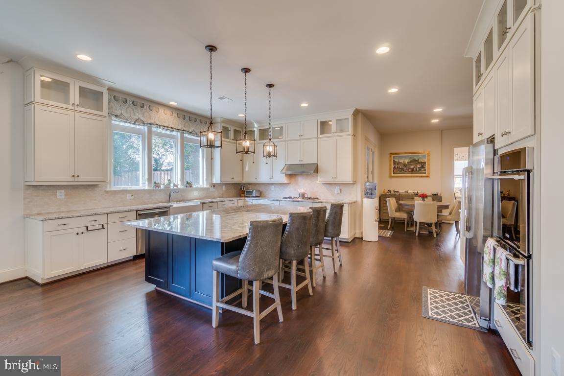 7127 Thrasher Road McLean, VA 22101 - Photo 13 of 46 Breakfast Bar + Large Island
