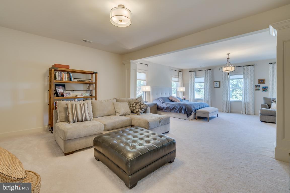 7127 Thrasher Road McLean, VA 22101 - Photo 21 of 46 Expansive Master Suite