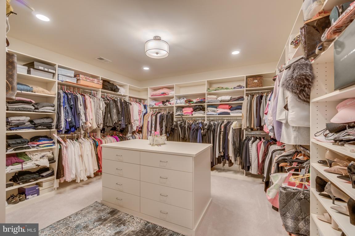 7127 Thrasher Road McLean, VA 22101 - Photo 24 of 46 Custom Walk-in Closet