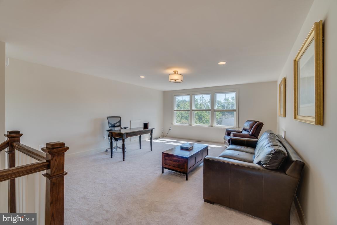 7127 Thrasher Road McLean, VA 22101 - Photo 35 of 46 Top Floor Loft