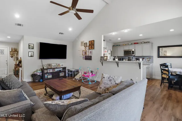 $250,000 | 1132 Ash Street, Ocean Springs, MS 39564