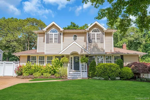 $999,000 | 12 Rachel Avenue, Commack, NY 11725
