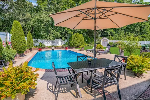 $999,000 | 12 Rachel Avenue, Commack, NY 11725