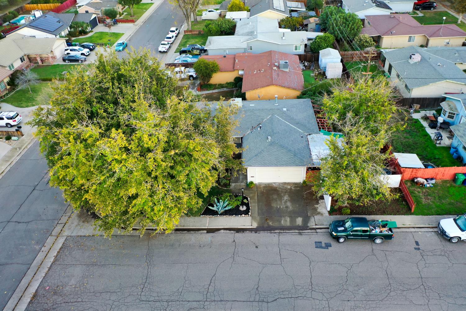 902 Waller Street Gustine, CA 95322 - Photo 29 of 32 an aerial view of a house with a yard