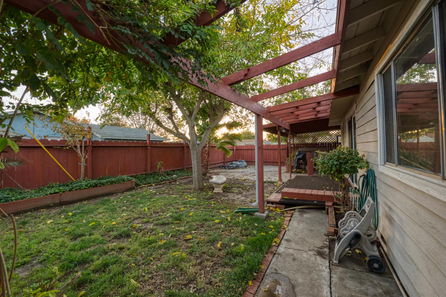 902 Waller Street Gustine, CA 95322 - Photo 7 of 32 a view of backyard with seating space