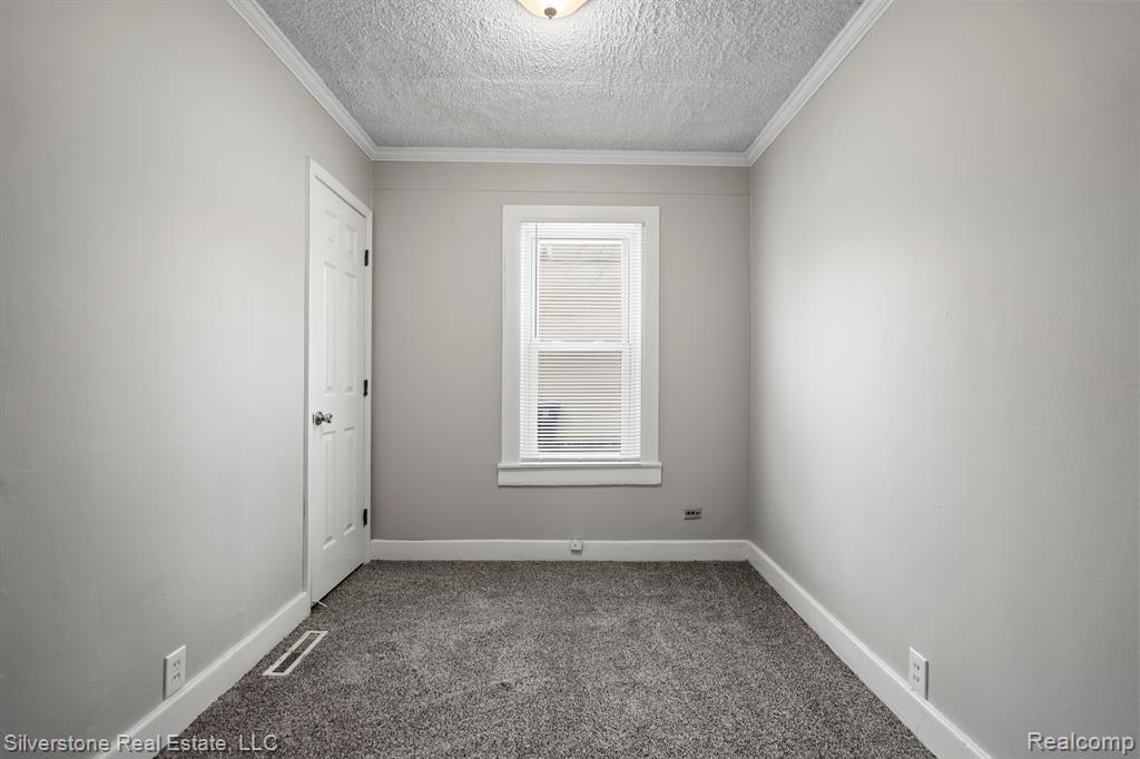 102 Court Street Pontiac, MI 48342 - Photo 14 of 18