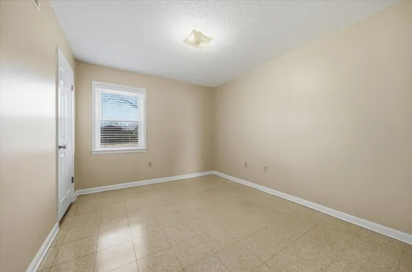 $269,900 | 3262 West Earhart Drive, Bartlett, TN 38134