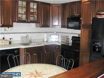 10 Doncaster Road Cherry Hill, NJ 08003 - Photo 5 of 12 Kitchen