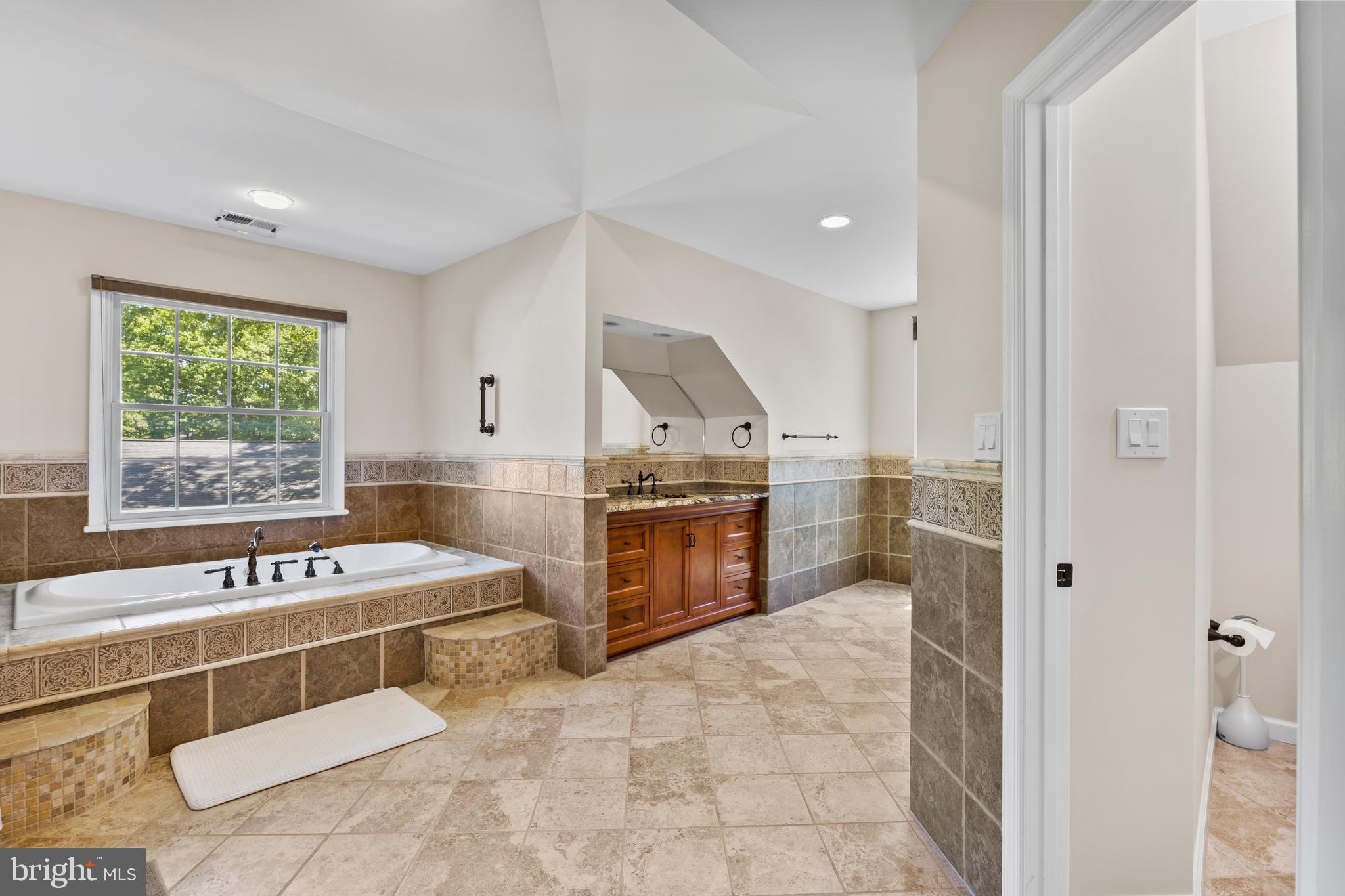 11019 Ring Road Reston, VA 20190 - Photo 32 of 78 Primary Bath