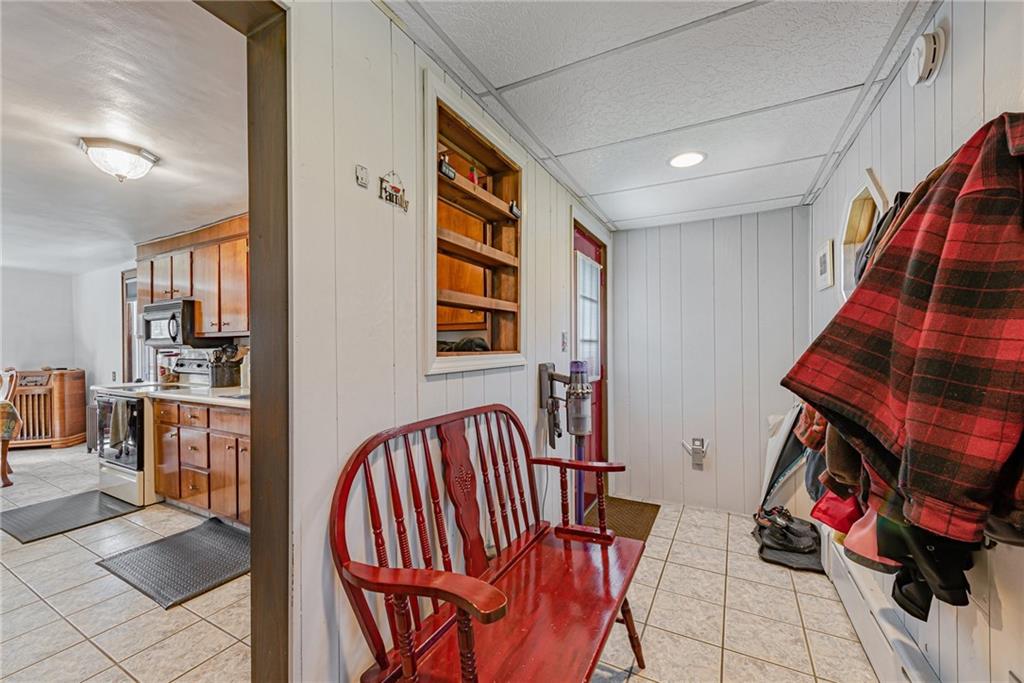207 Lewis Road Greensburg, PA 15601 - Photo 4 of 24 Gallery Image 4