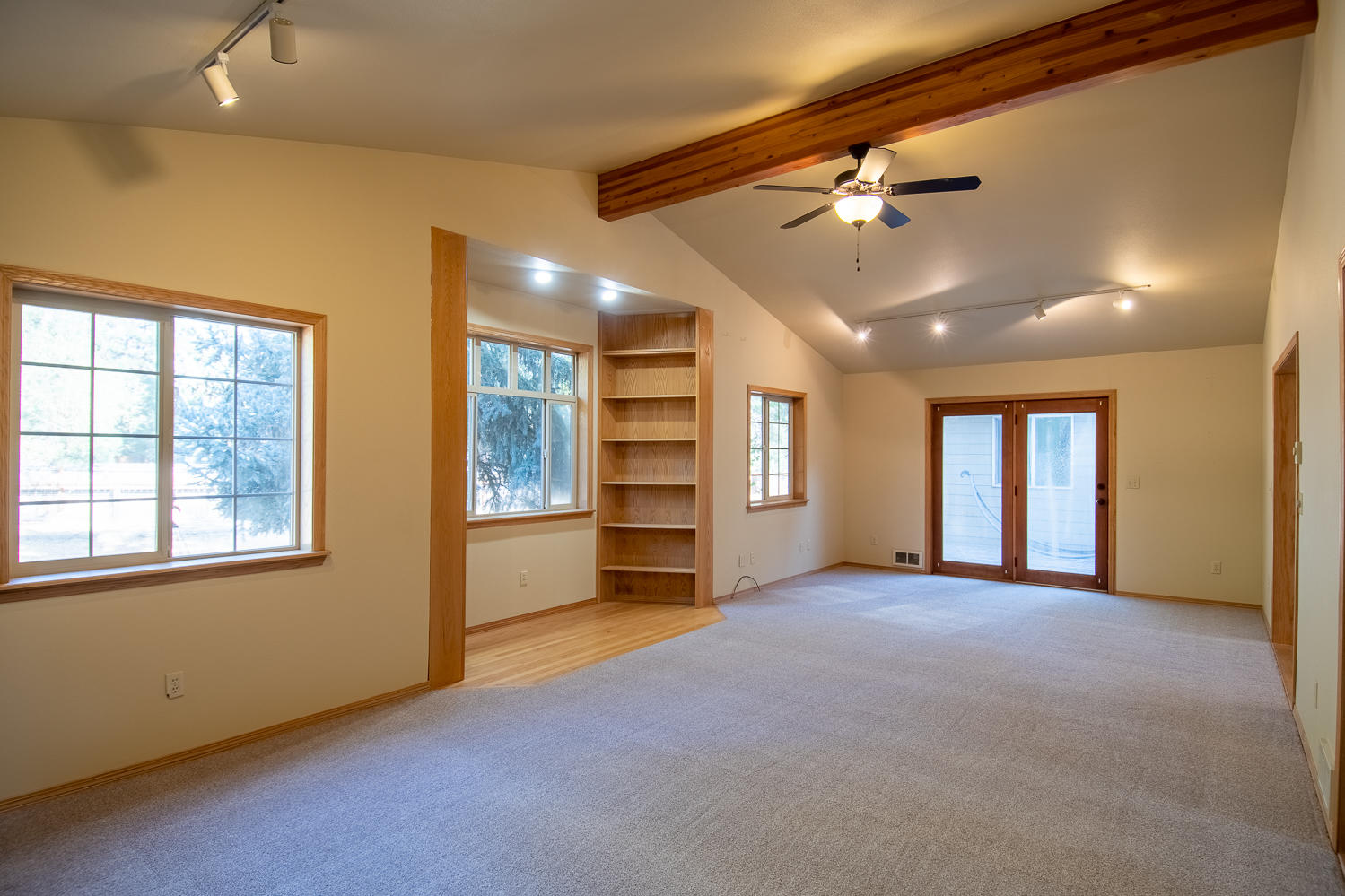 60195 Navajo Road Bend, OR 97702 - Photo 10 of 27 Bonus/Media Room