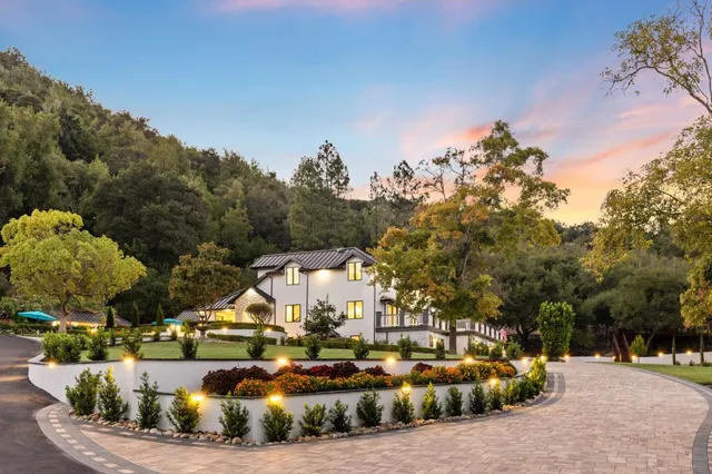 a view of a house with outdoor space