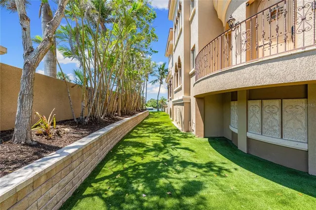 $8,250,000 | 290 North Washington Drive, Sarasota, FL 34236