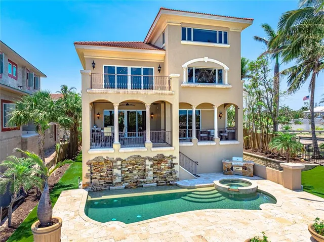 $8,250,000 | 290 North Washington Drive, Sarasota, FL 34236