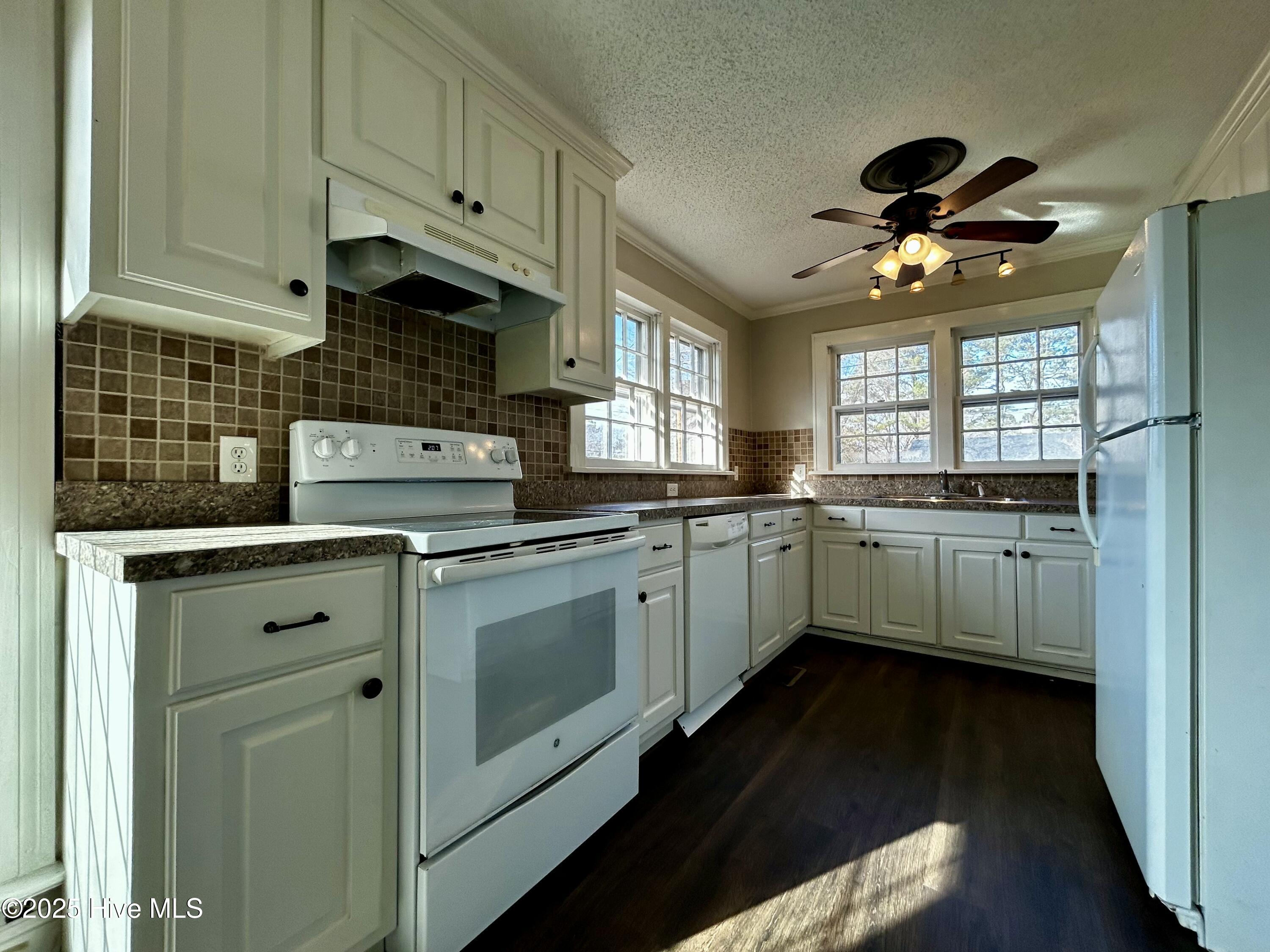 10375 South Walnut Street Middlesex, NC 27557 - Photo 7 of 23 IMG_9628