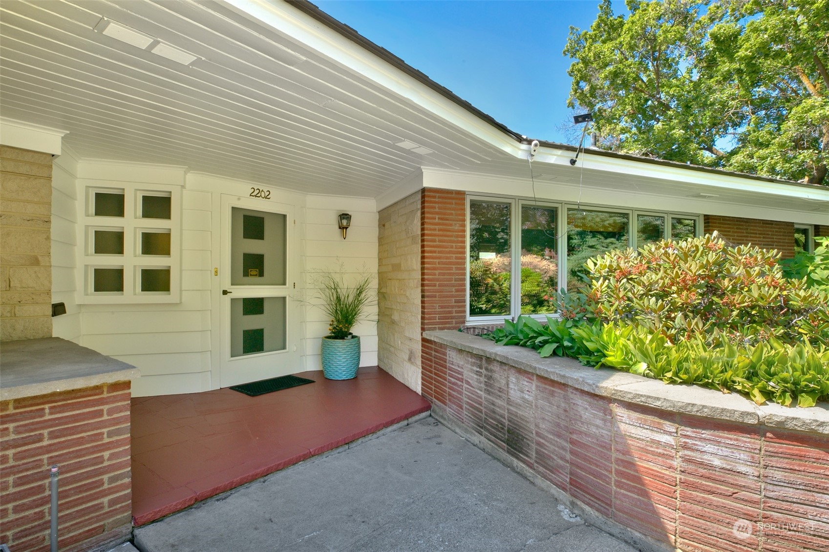 2202 West Chestnut Avenue Yakima, WA 98902 - Photo 3 of 39