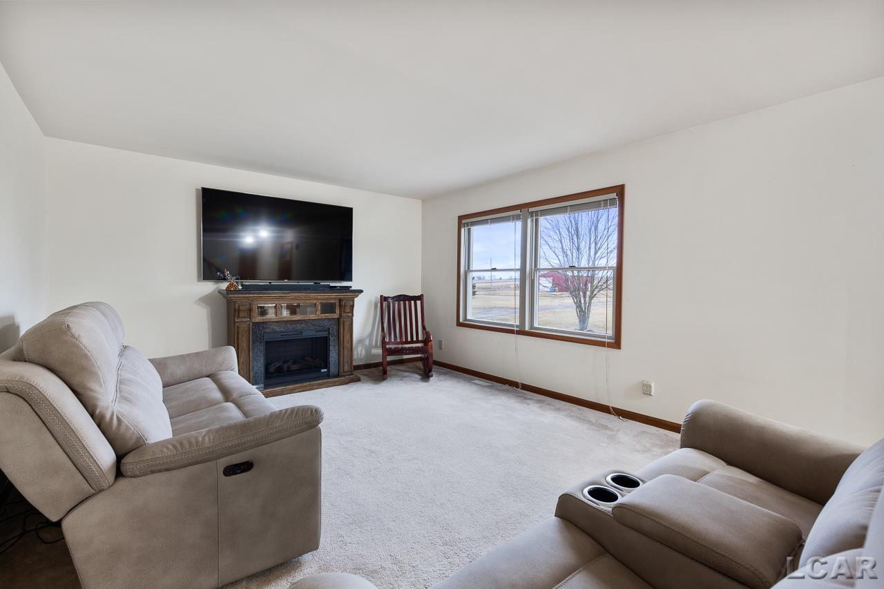 9804 Hastings Road Jackson, MI 49201 - Photo 6 of 48 Gallery Image 6